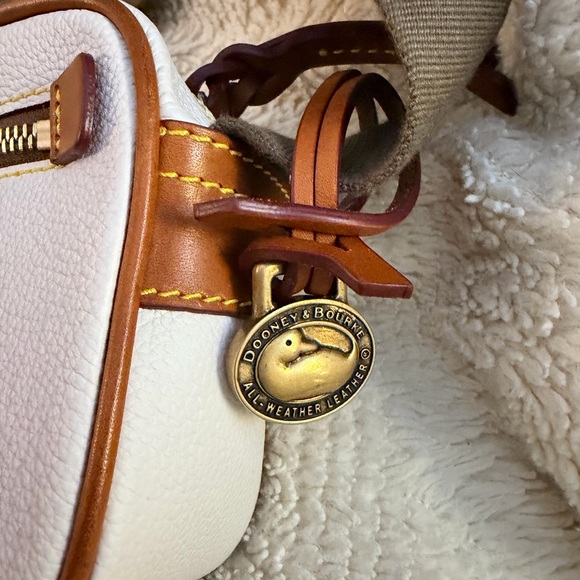 Dooney and Bourke 3.0 All Weather Leather Camera Bag - Picture 2 of 12